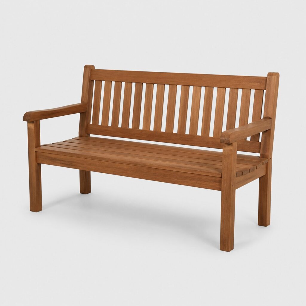 Banc de jardin en bois brun à dossier barreaudé photographié sur fond clair