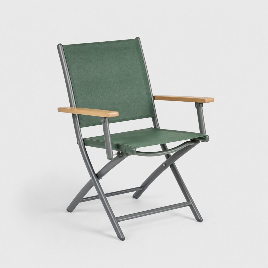 Fauteuil de jardin pliant à toile verte et armature croisée, fond neutre